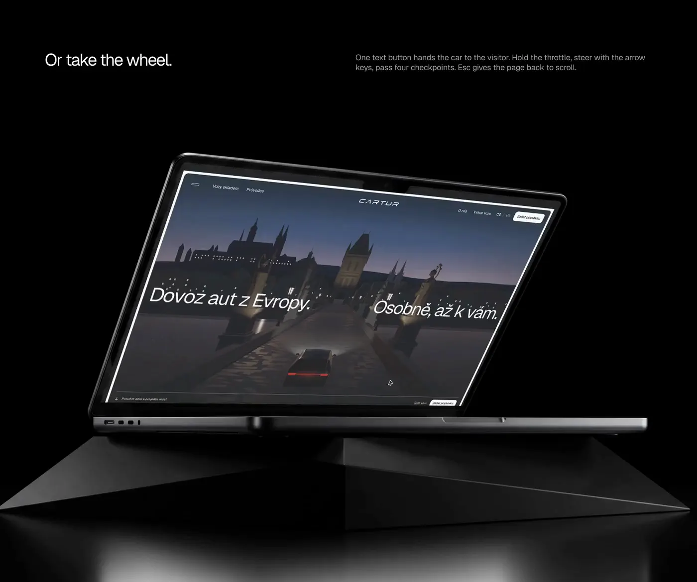 Game mode on a laptop: the visitor takes the wheel